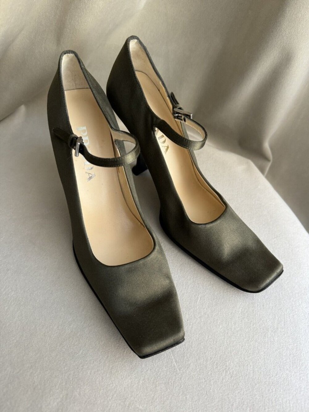 Prada Sz41 Green  Silk & Leather Mary Jane Dress Shoes Heels Square Toe